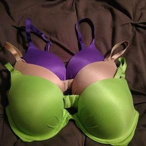 3 Victoria secret bras